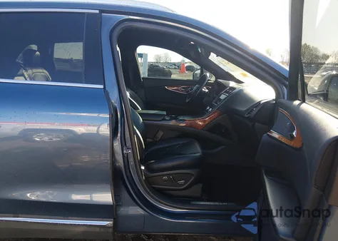 2019 Lincoln Nautilus Select z USA, uszkodzony, nr VIN 2LMPJ6K91KBL53147